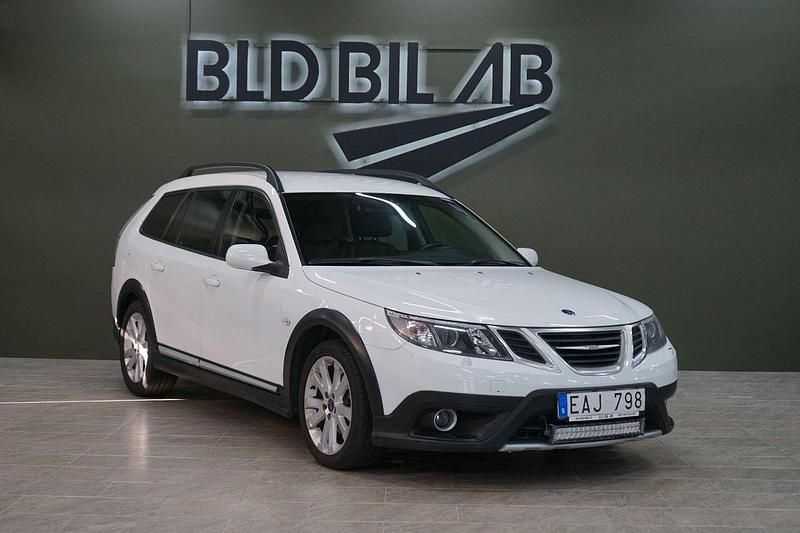 Vit Begagnad 2010 Saab 9-3X Kombi | 89 900 kr (Marknadspris) - Bild 1/4