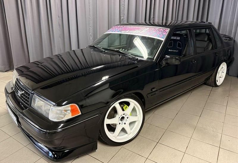 Svart Begagnad 1997 Volvo 940 Sedan | 99 900 kr - Bild 1/4
