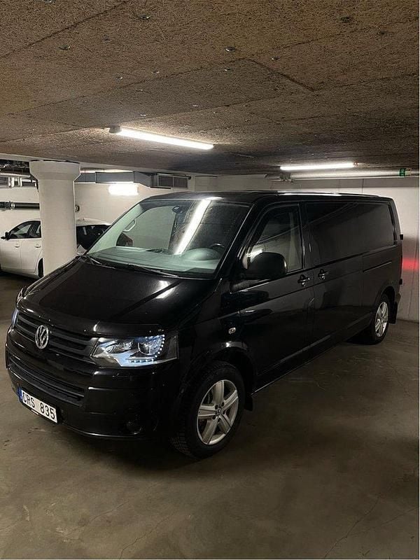 Svart Begagnad 2013 VW T5 Van | 129 900 kr (Dyr) - Bild 1/4