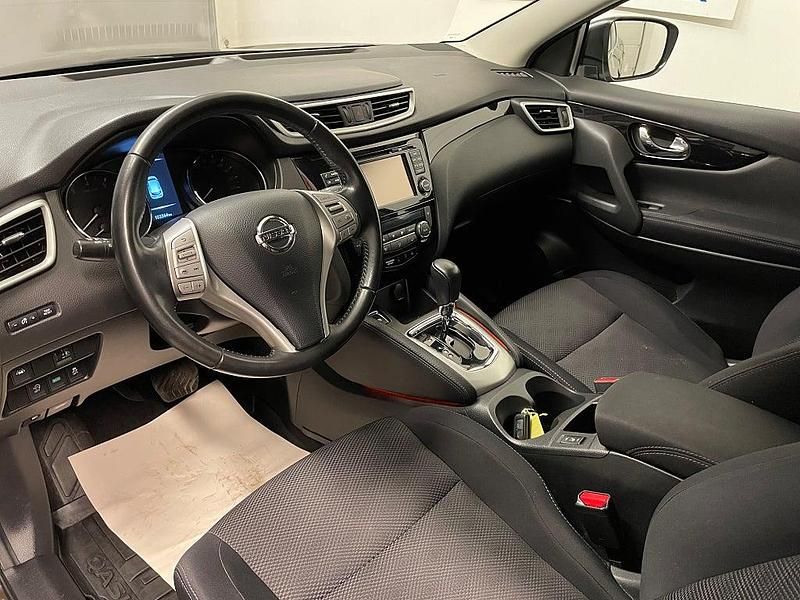 Begagnad Nissan Qashqai N-Connecta 116 HK (85 kW) 2017 Brun (bronzmetallic) SUV