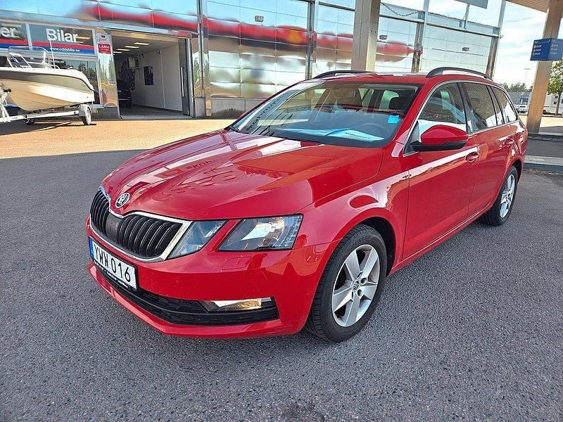 Röd Begagnad 2017 Skoda Octavia Ambition Kombi | 164 500 kr (Lite dyr) - Bild 1/4