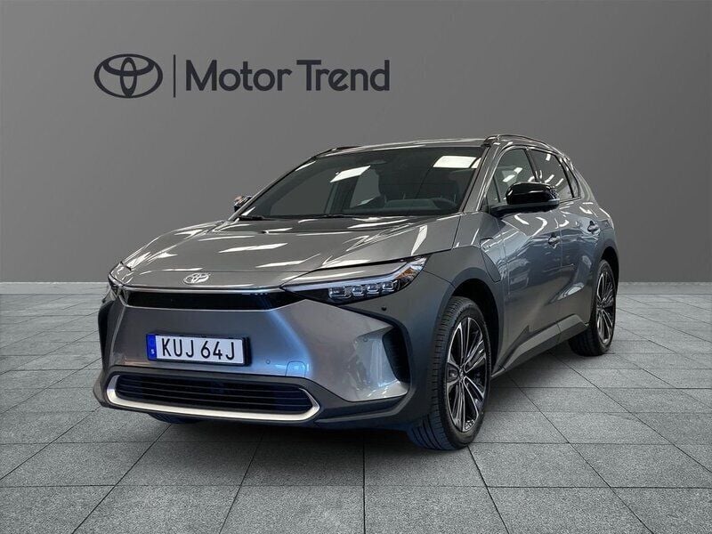 Silver Begagnad 2024 Toyota bZ4X Executive SUV | 539 000 kr (Marknadspris) - Bild 1/4