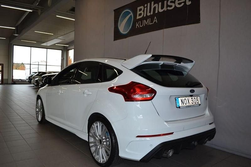 Begagnad Ford Focus RS 350 HK (257 kW) 2016 Vit Halvkombi