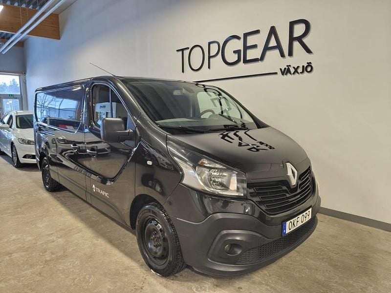 Svart Begagnad 2017 Renault Trafic Minibuss | 114 900 kr (Marknadspris) - Bild 1/4