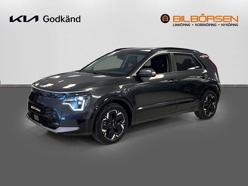 Grå Begagnad 2022 Kia Niro Advance SUV | 329 900 kr (Marknadspris) - Bild 1/4