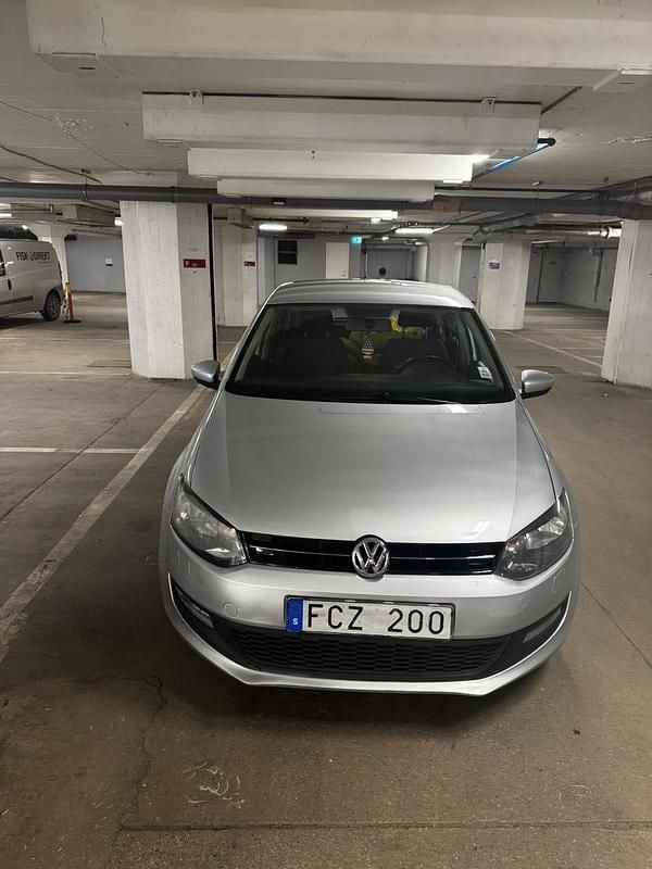 Begagnad 2014 VW Polo Halvkombi | 84 000 kr (Marknadspris) - Bild 1/4