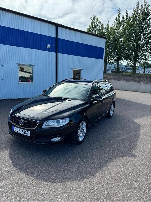 Svart Begagnad 2015 Volvo V70 Dynamic Kombi | 150 000 kr (Lite dyr) - Bild 1/4