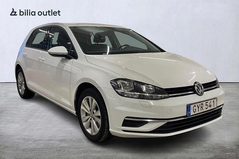 Begagnad VW Golf VII 110 HK (80 kW) 2018 Vit Halvkombi