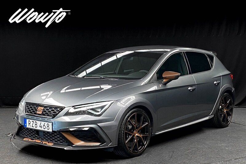 Grå (pirineos grey) Begagnad 2018 Cupra Leon Kombi | 309 800 kr (Dyr) - Bild 1/3