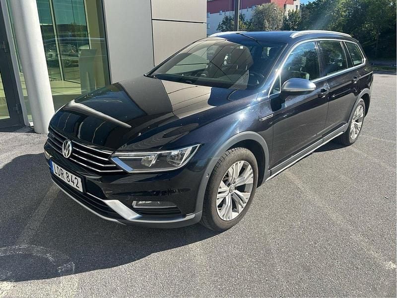 Svart Begagnad 2016 VW Passat Alltrack Kombi | 139 900 kr (Lite dyr) - Bild 1/4