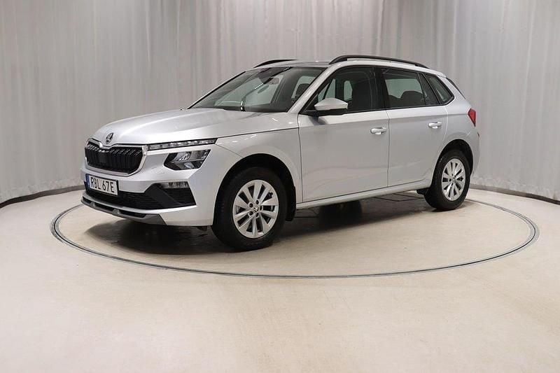 Silver Begagnad 2024 Skoda Kamiq SUV | 258 900 kr (Marknadspris) - Bild 1/4