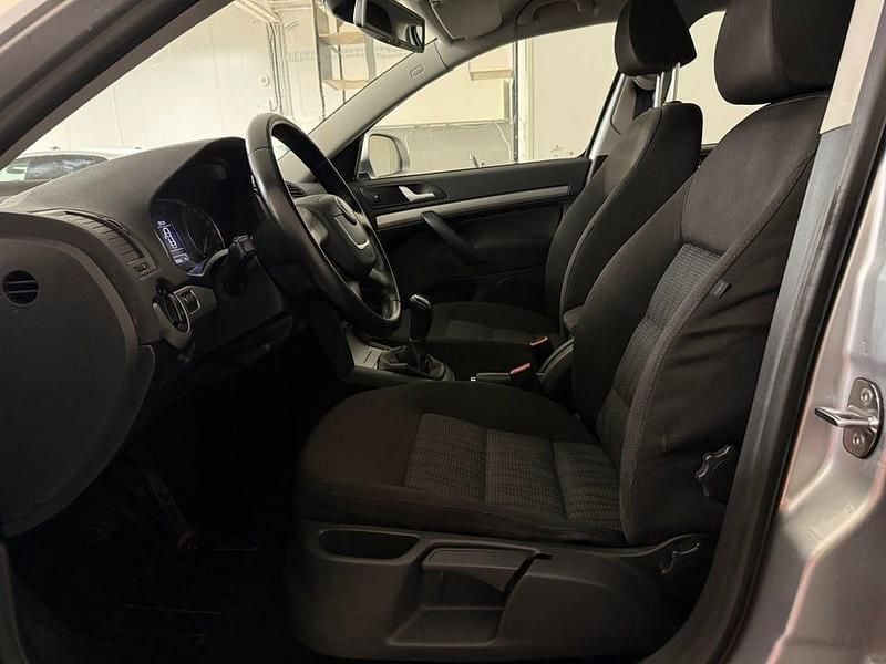 Begagnad Skoda Octavia Elegance 122 HK (89 kW) 2012 Silver