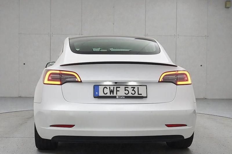 Begagnad Tesla Model 3 Performance 377 kW (513 HK) 2019 Pearl white multicoat Sedan