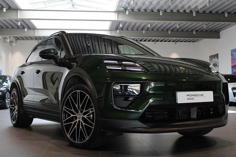 Grön Begagnad 2024 Porsche Macan SUV | 1 175 000 kr (Marknadspris) - Bild 1/4