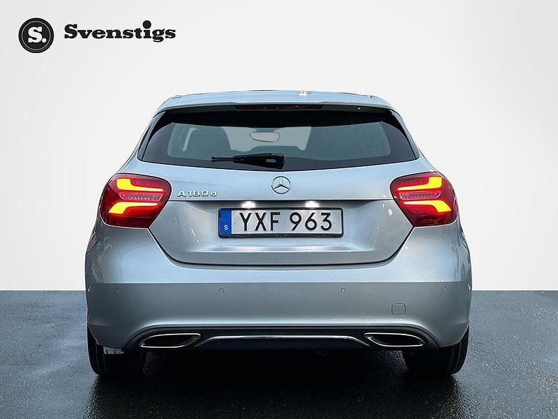 Begagnad Mercedes A180 109 HK (80 kW) 2017 Silver Kombi