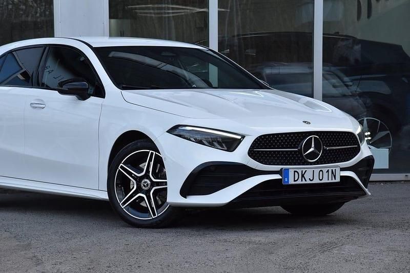 Begagnad Mercedes A250 AMG 218 HK (160 kW) 2023 Vit