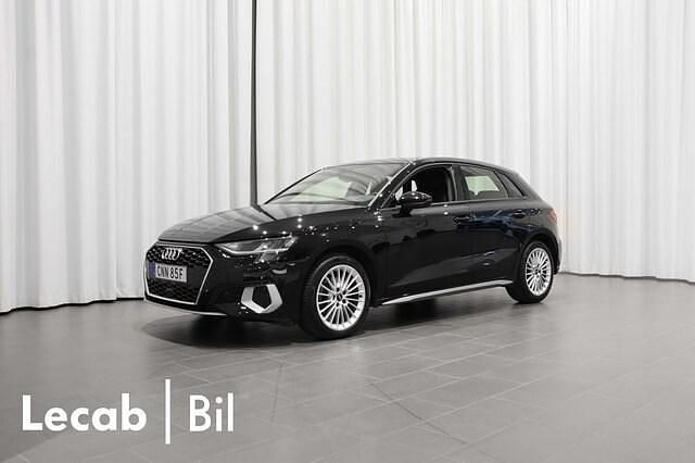 Brilliantsvart Begagnad 2022 Audi A3 Advanced Plus | 229 500 kr (Marknadspris) - Bild 1/4