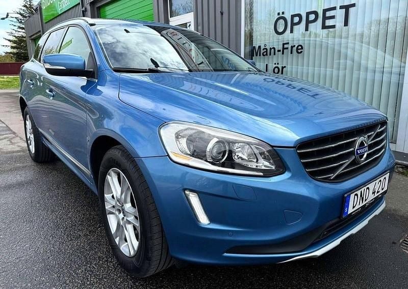 Begagnad Volvo XC60 Summum 181 HK (133 kW) 2015 Blå SUV