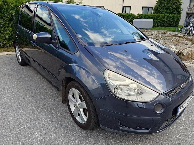 Grå Begagnad 2006 Ford S-MAX S Minibuss | 55 000 kr (Lite dyr) - Bild 1/4