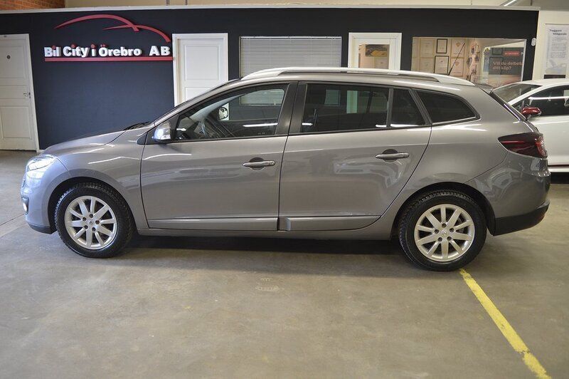 Grå Begagnad 2012 Renault Mégane GrandTour Kombi | 64 900 kr (Marknadspris) - Bild 1/4