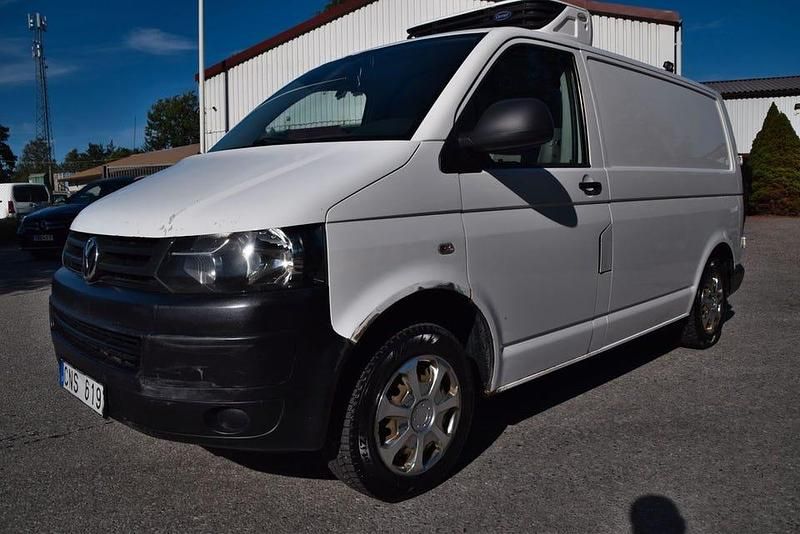 Vit Begagnad 2010 VW T5 Van | 94 900 kr (Marknadspris) - Bild 1/4