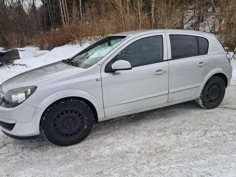 Begagnad Opel Astra 105 HK (77 kW) 2005