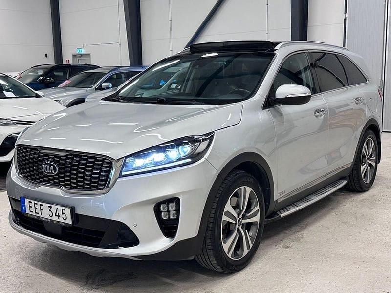 Grå Begagnad 2018 Kia Sorento GT-Line SUV | 274 700 kr (Marknadspris) - Bild 1/4
