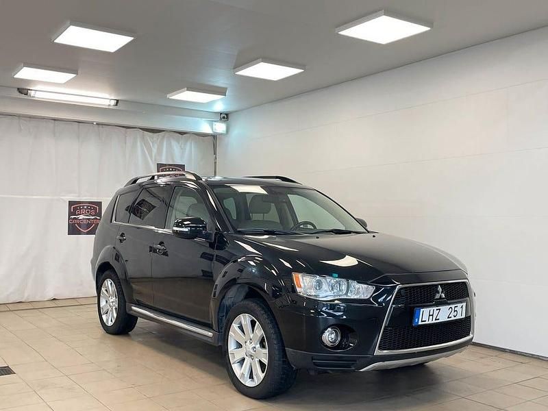Svart Begagnad 2012 Mitsubishi Outlander SUV | 74 900 kr (Lite dyr) - Bild 1/4
