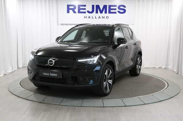 Begagnad Volvo XC40 Core 185 kW (252 HK) 2022 Svart SUV