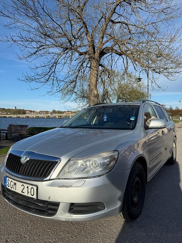 Begagnad 2010 Skoda Octavia Kombi | 20 500 kr (Superpris) - Bild 1/4