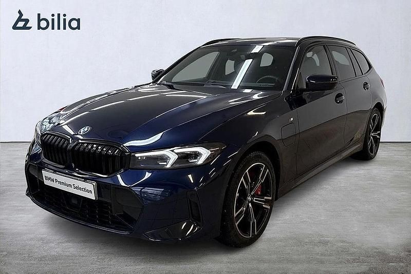 Begagnad BMW 330e M Sport 293 HK (215 kW) 2025 Blå Kombi
