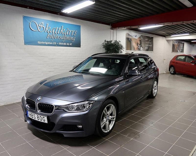 Grå Begagnad 2019 BMW 320 M Sport Kombi | 236 000 kr (Bra pris) - Bild 1/4