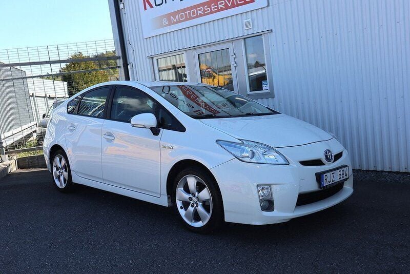 Vit Begagnad 2010 Toyota Prius Halvkombi | 89 500 kr (Marknadspris) - Bild 1/4