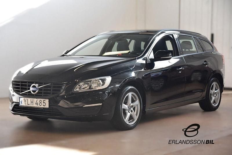 Svart Begagnad 2017 Volvo V60 Kinetic Kombi | 184 900 kr (Bra pris) - Bild 1/4