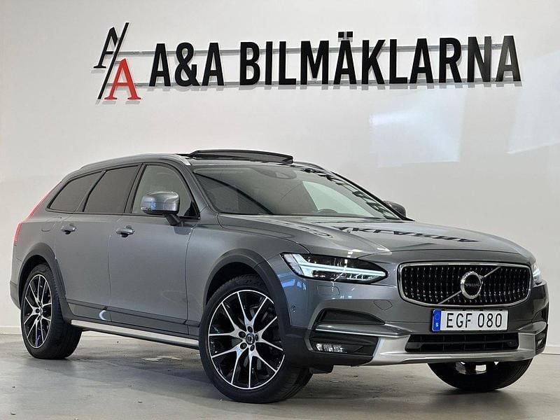 Grå Begagnad 2017 Volvo V90 CC Inscription Kombi | 289 900 kr (Marknadspris) - Bild 1/4