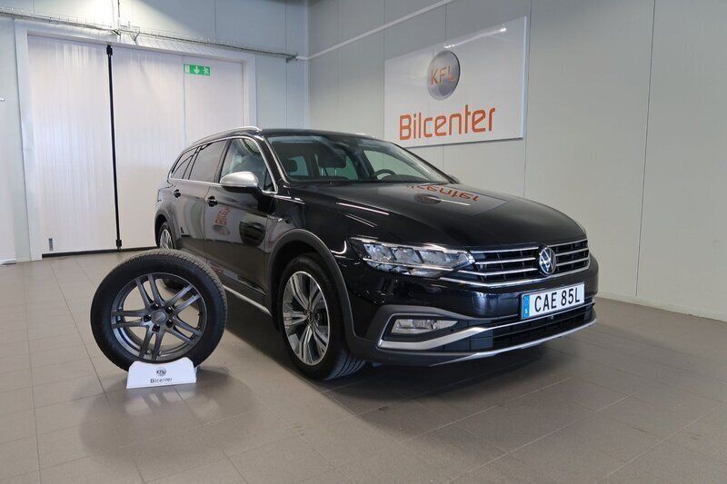 Svart Begagnad 2022 VW Passat Alltrack Kombi | 299 800 kr (Bra pris) - Bild 1/3