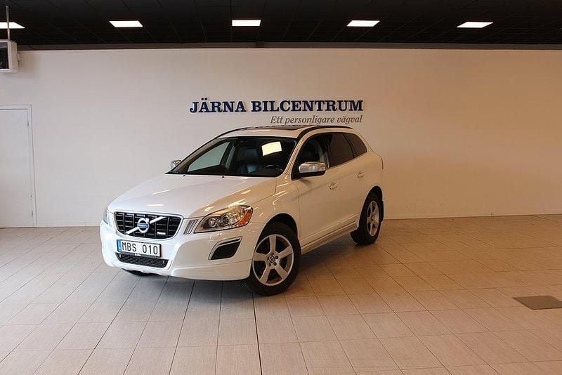 Vit Begagnad 2011 Volvo XC60 R-Design SUV | 154 900 kr (Marknadspris) - Bild 1/4