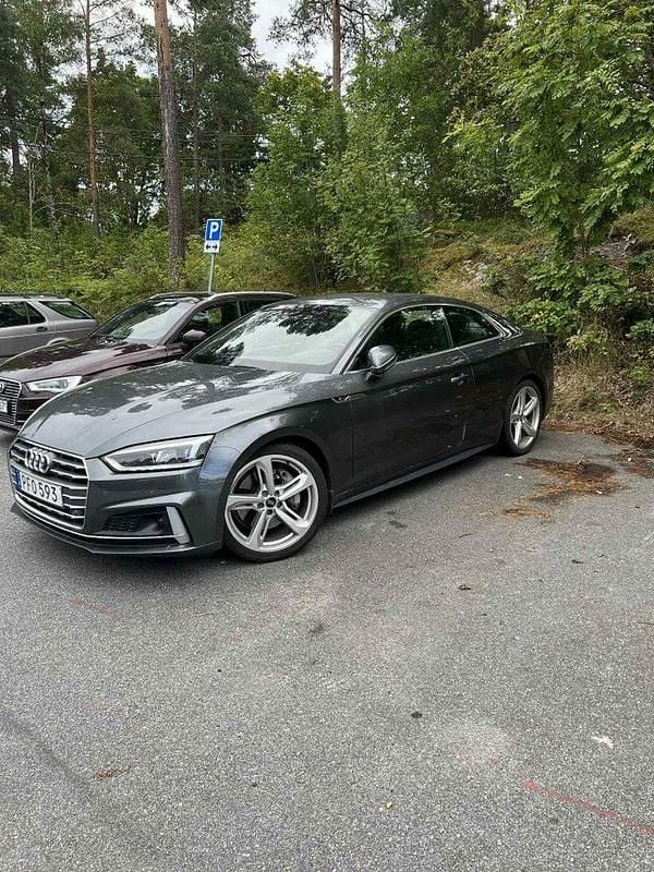 Grå Begagnad 2017 Audi A5 S-Line Sportkupé | 250 000 kr (Bra pris) - Bild 1/4