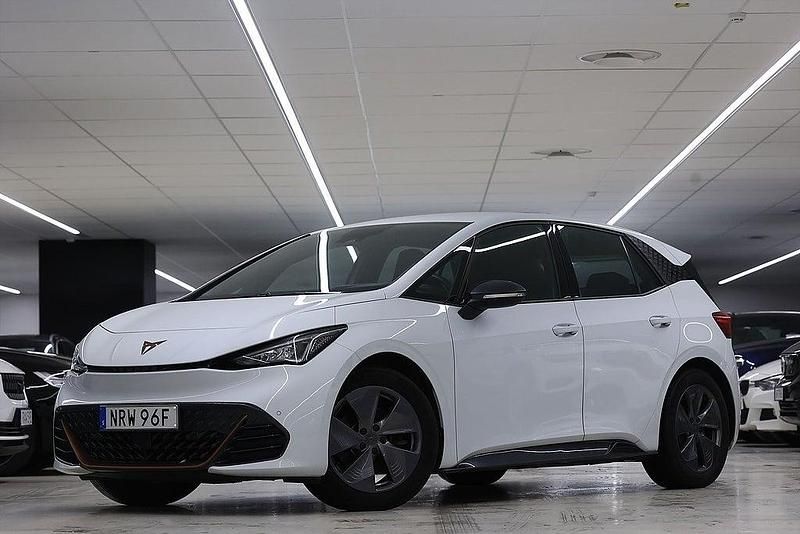 Begagnad Cupra Born 169 kW (231 HK) 2023 Vit Halvkombi
