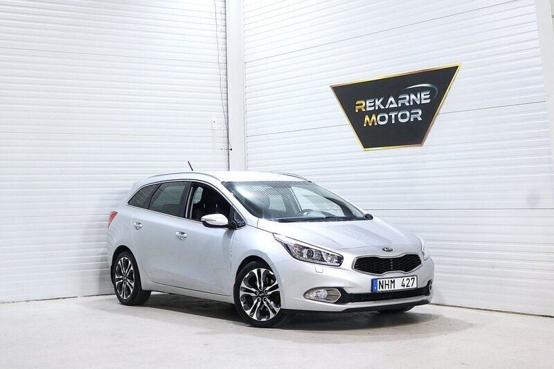 Grå Begagnad 2013 Kia Ceed Sportswagon Comfort Kombi | 144 800 kr (Lite dyr) - Bild 1/3