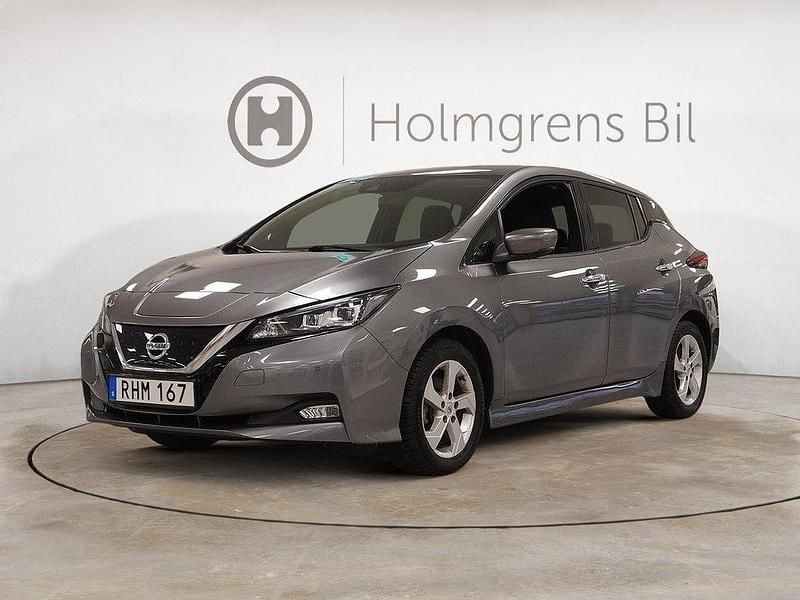 Grå/silver Begagnad 2021 Nissan Leaf Tekna Halvkombi | 179 900 kr (Superpris) - Bild 1/4