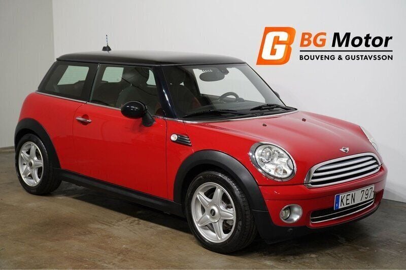 Röd Begagnad 2009 Mini Cooper Halvkombi | 89 300 kr (Lite dyr) - Bild 1/3