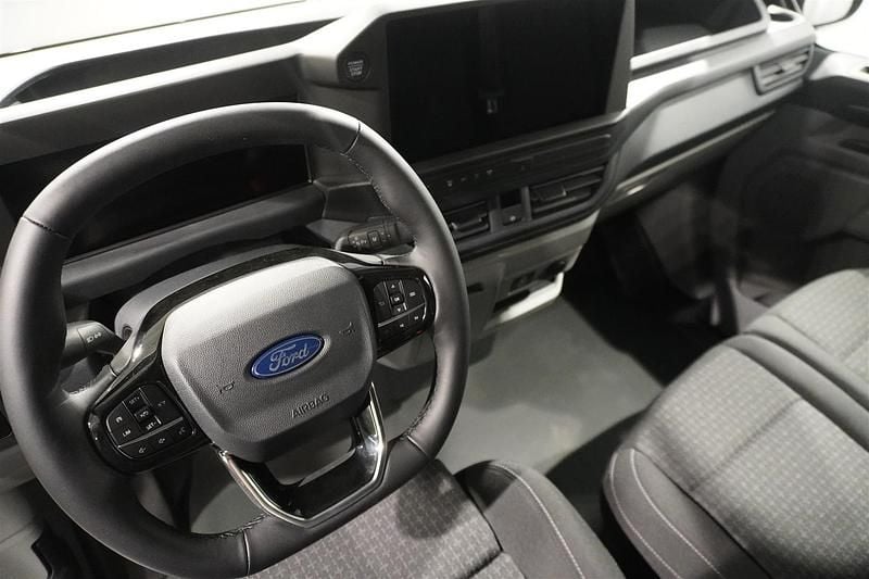 Ny Ford Transit Custom 2026 Svart Sedan