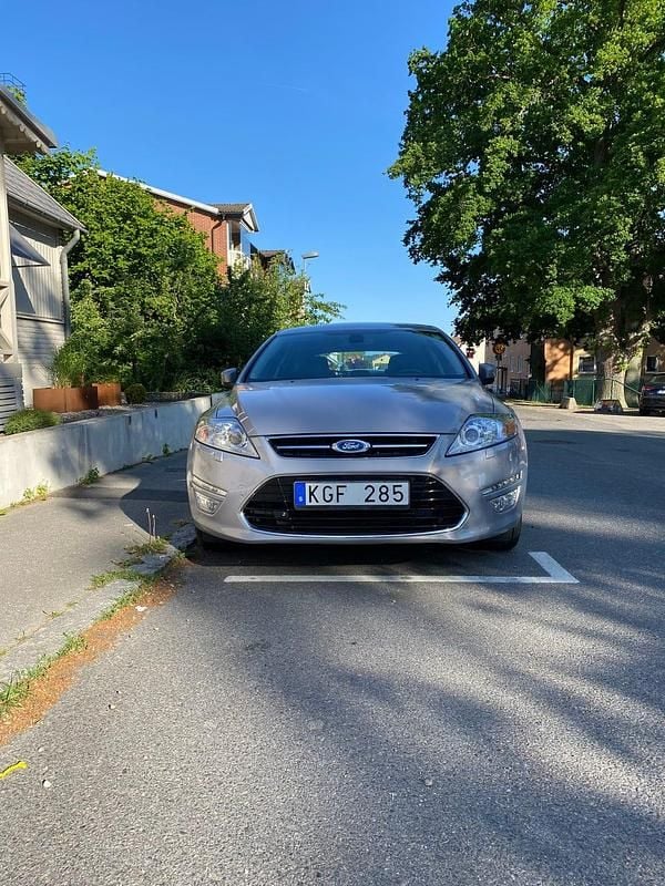 Begagnad 2011 Ford Mondeo Halvkombi | 67 000 kr (Lite dyr) - Bild 1/4