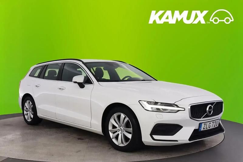 Vit Begagnad 2022 Volvo V60 Momentum Kombi | 266 800 kr (Marknadspris) - Bild 1/4