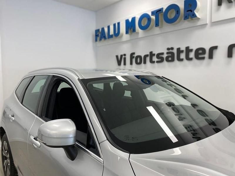 Begagnad Volvo XC60 Momentum 200 HK (147 kW) 2021 Silver SUV