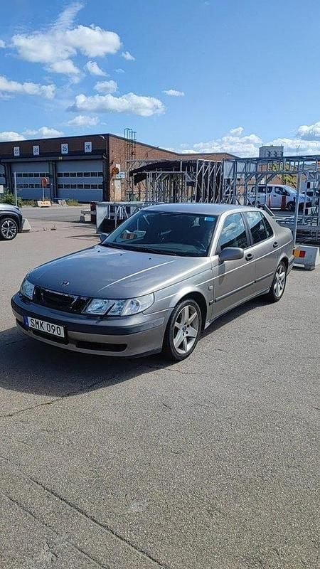 Grå Begagnad 2001 Saab 9-5 Sedan | 16 500 kr (Marknadspris) - Bild 1/4