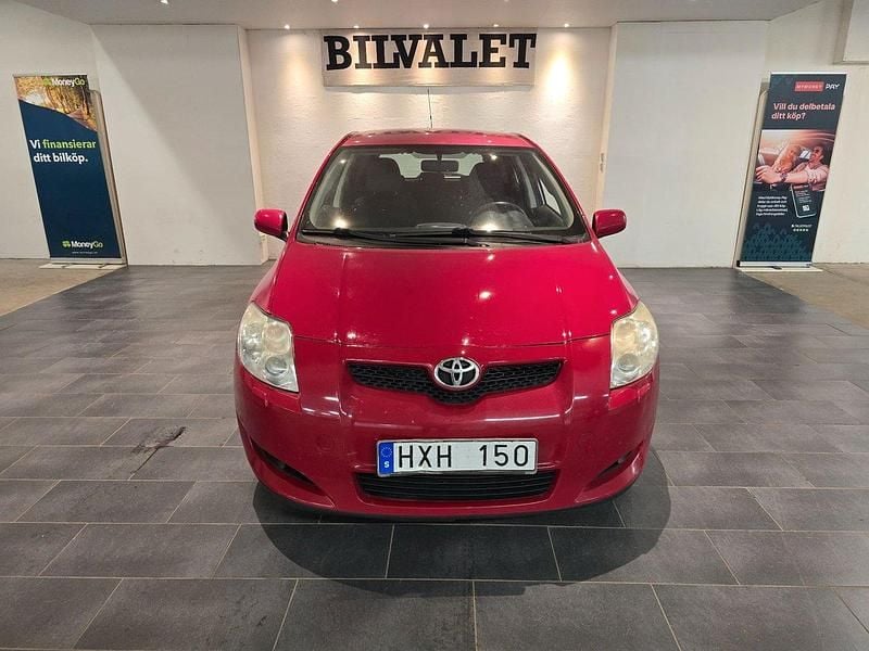 Röd Begagnad 2008 Toyota Auris Halvkombi | 29 900 kr (Superpris) - Bild 1/4