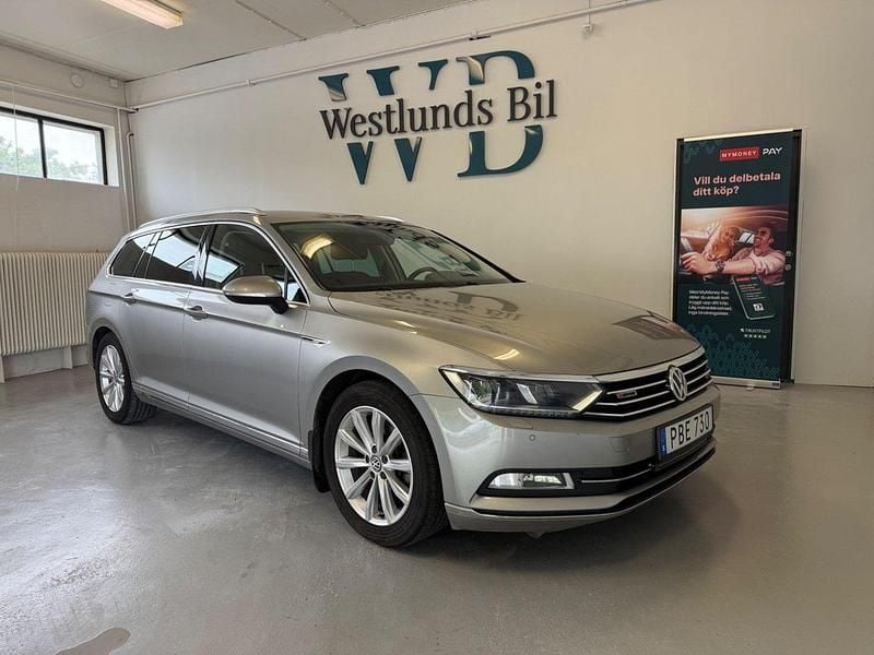 Silver Begagnad 2017 VW Passat GT Kombi | 119 900 kr (Marknadspris) - Bild 1/4