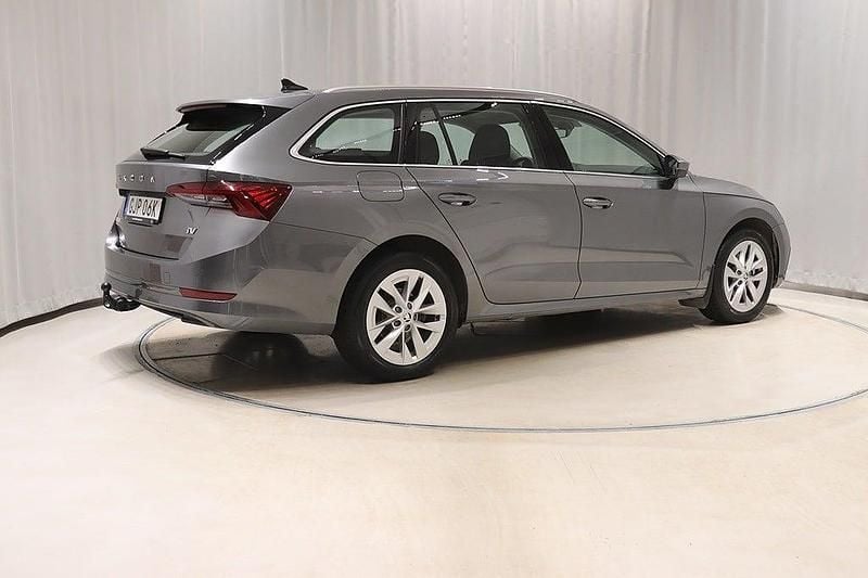 Begagnad Skoda Octavia Style 204 HK (150 kW) 2024 Graphite grey metallic Kombi